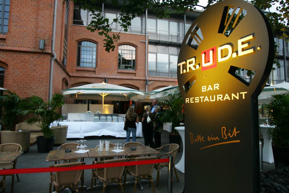 Treffen Restaurant T.R.U.D.E.